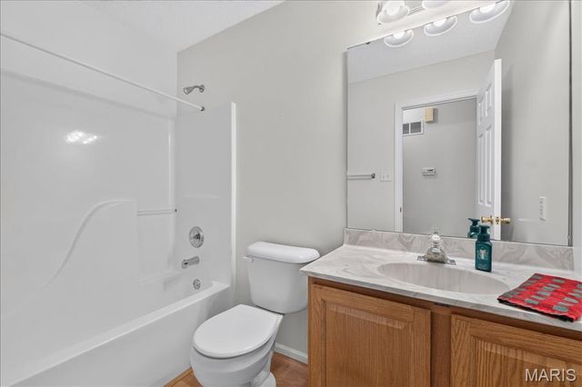 22 Burlington Court, St Charles, MO 63304