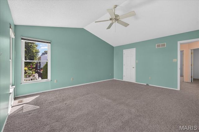 22 Burlington Court, St Charles, MO 63304