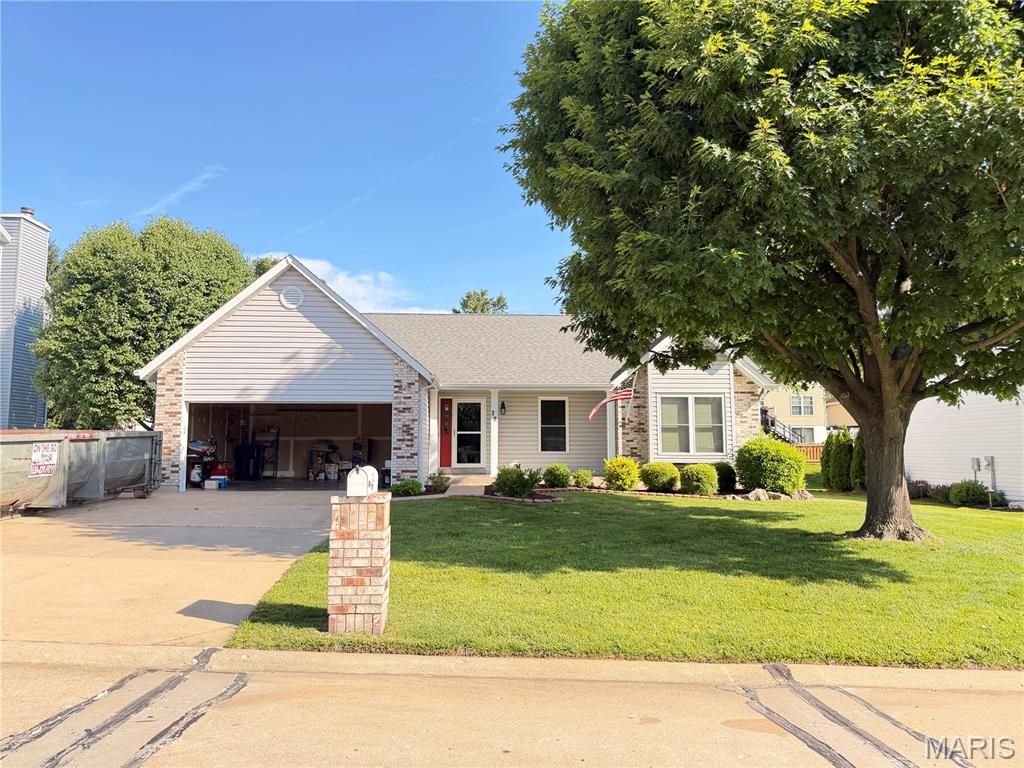 22 Burlington Court, St Charles, MO 63304