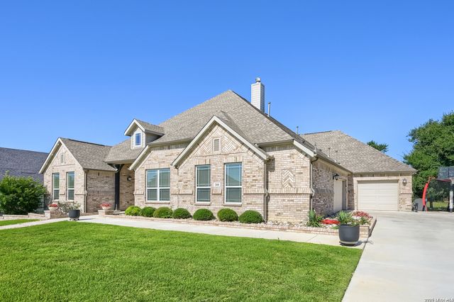 208 ENGLEWOOD LN, Castroville, TX 78009