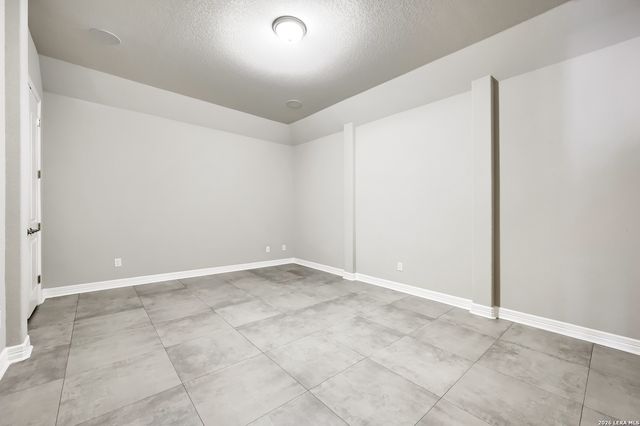 208 ENGLEWOOD LN, Castroville, TX 78009