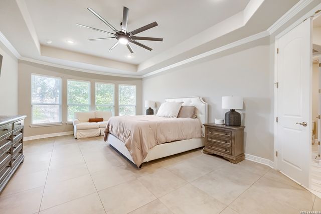 208 ENGLEWOOD LN, Castroville, TX 78009