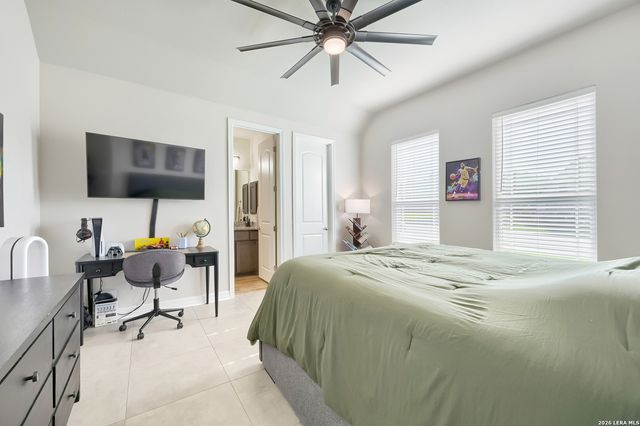 208 ENGLEWOOD LN, Castroville, TX 78009