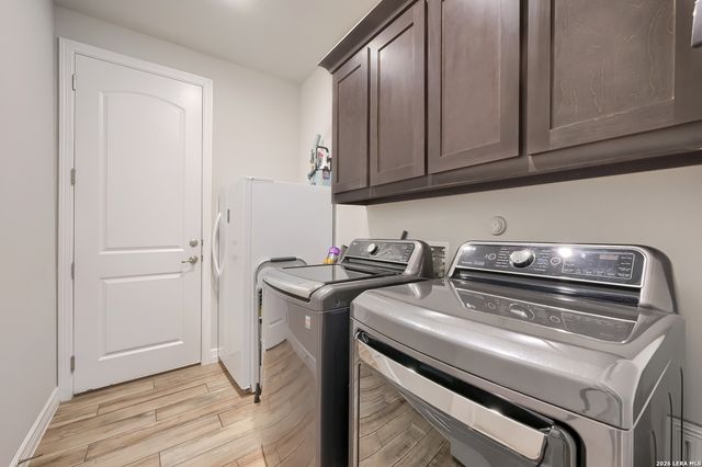 208 ENGLEWOOD LN, Castroville, TX 78009