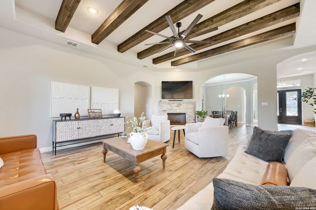 208 ENGLEWOOD LN, Castroville, TX 78009