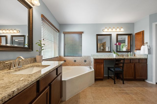 7309 Lookout Bluff TER D5, Austin, TX 78735