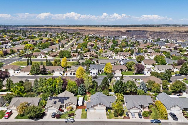 442 Pioneer Path, Twin Falls, ID 83301