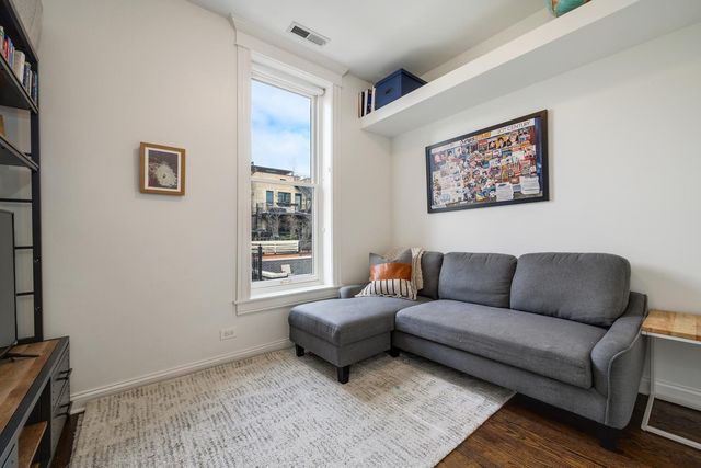 1900 N Fremont Street, Chicago, IL 60614