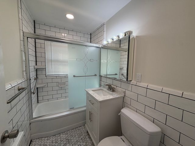 28 Sparrow Street 28, Boston, MA 02132