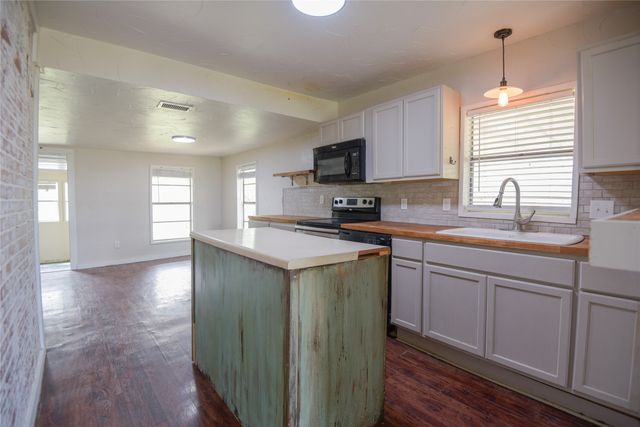 1002 Dodge Street, Stephenville, TX 76401