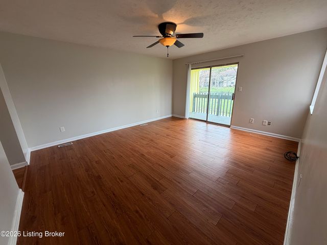 11403 N Tazwell Dr, Louisville, KY 40241