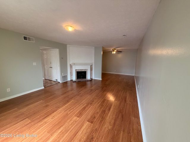 11403 N Tazwell Dr, Louisville, KY 40241