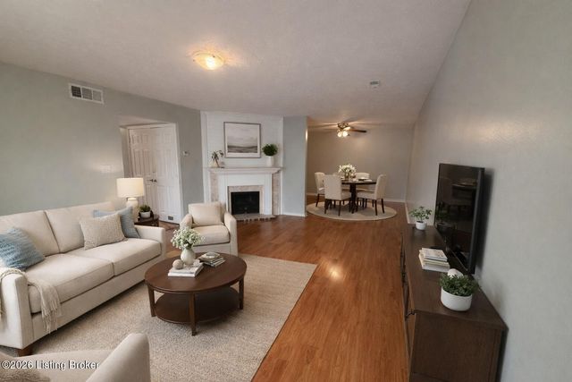11403 N Tazwell Dr, Louisville, KY 40241