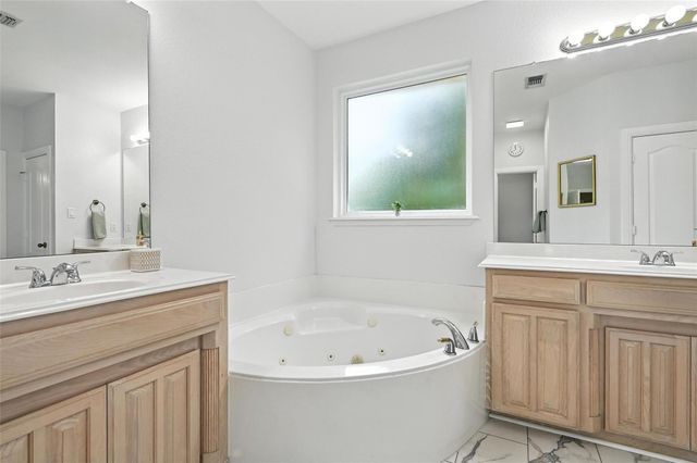 8974 Ranch Bluff Court, Benbrook, TX 76126