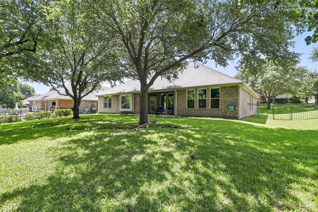 8974 Ranch Bluff Court, Benbrook, TX 76126