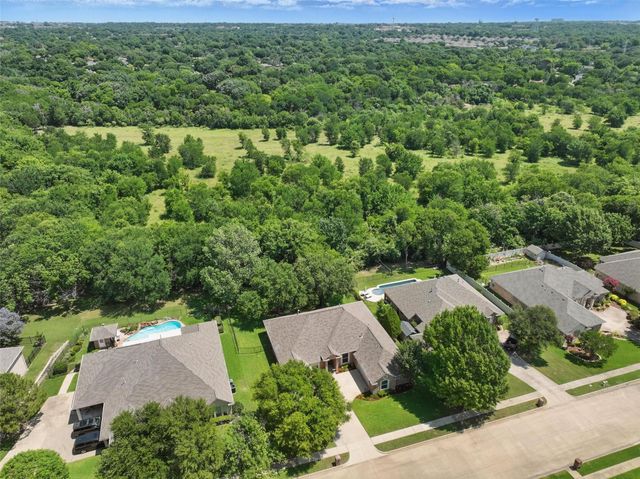8974 Ranch Bluff Court, Benbrook, TX 76126