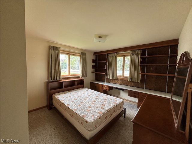 2552 Applegrove Street NW, North Canton, OH 44720