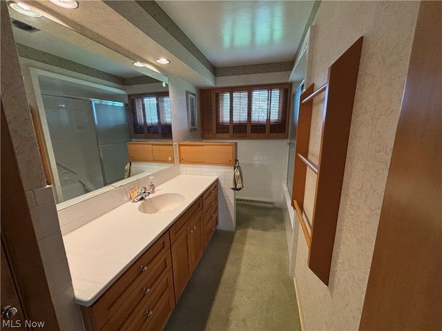 2552 Applegrove Street NW, North Canton, OH 44720