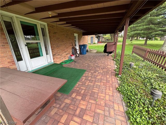 2552 Applegrove Street NW, North Canton, OH 44720