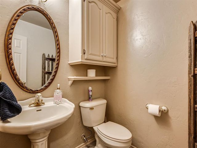 1423 E Twin Brook Terrace, Mustang, OK 73064