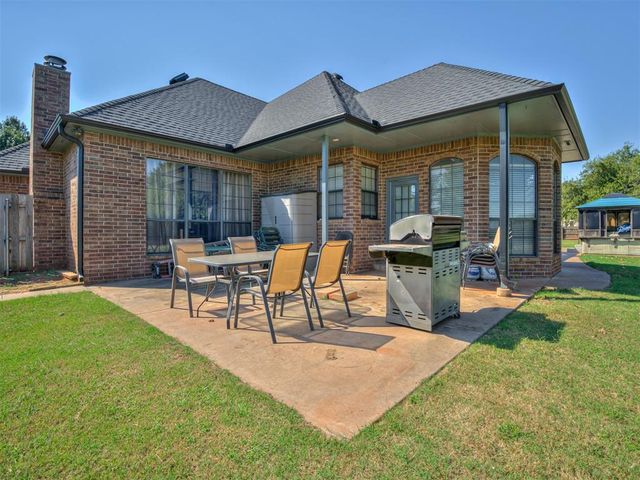 1423 E Twin Brook Terrace, Mustang, OK 73064