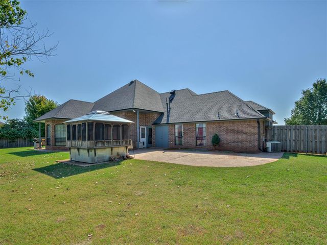 1423 E Twin Brook Terrace, Mustang, OK 73064