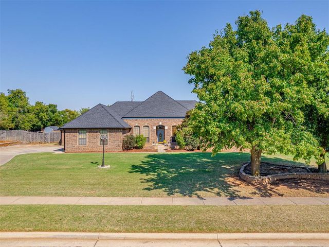 1423 E Twin Brook Terrace, Mustang, OK 73064