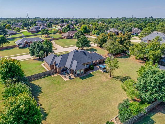 1423 E Twin Brook Terrace, Mustang, OK 73064