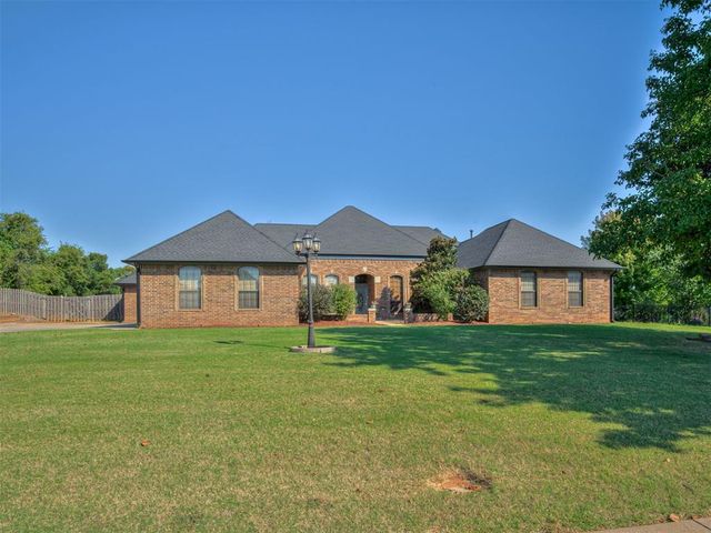 1423 E Twin Brook Terrace, Mustang, OK 73064