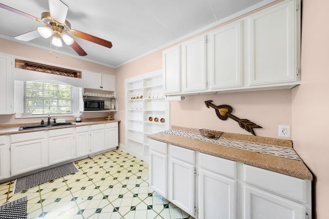 1301 Locust Street, Commerce, TX 75428