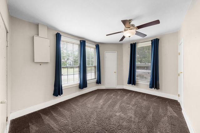 1301 Locust Street, Commerce, TX 75428