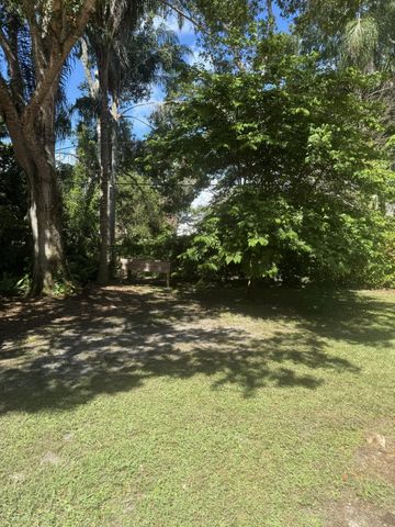 1749 26th Avenue, Vero Beach, FL 32960