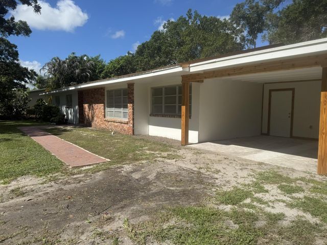 1749 26th Avenue, Vero Beach, FL 32960
