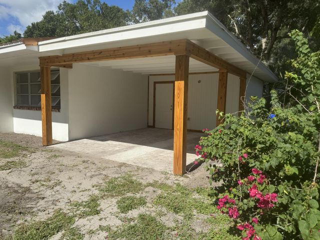 1749 26th Avenue, Vero Beach, FL 32960