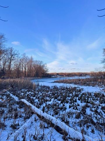 VL Lot D Trl Chevron, Highland, MI 48356