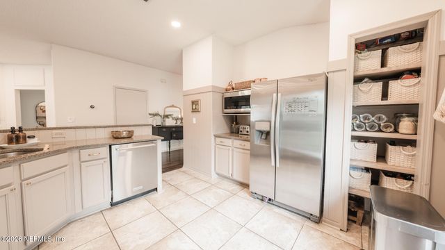 511 CHANCELLOR Drive, Jacksonville, FL 32225