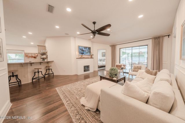 511 CHANCELLOR Drive, Jacksonville, FL 32225