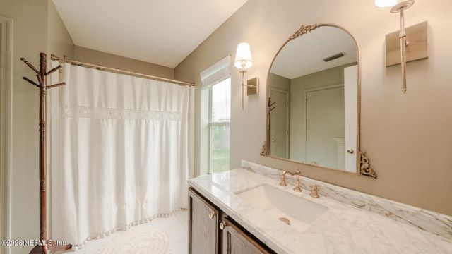 511 CHANCELLOR Drive, Jacksonville, FL 32225
