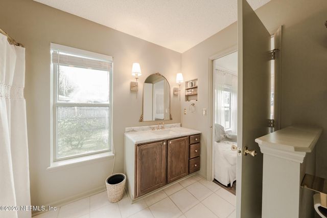 511 CHANCELLOR Drive, Jacksonville, FL 32225