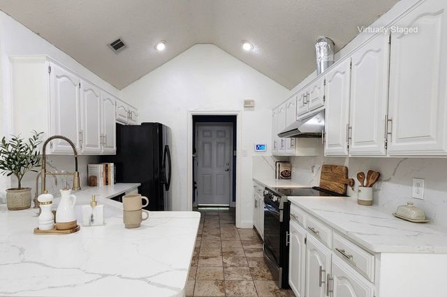 2906 Whetstone Lane, Euless, TX 76039