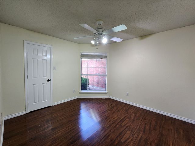 2906 Whetstone Lane, Euless, TX 76039
