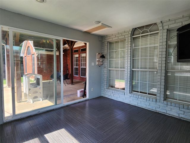 2906 Whetstone Lane, Euless, TX 76039