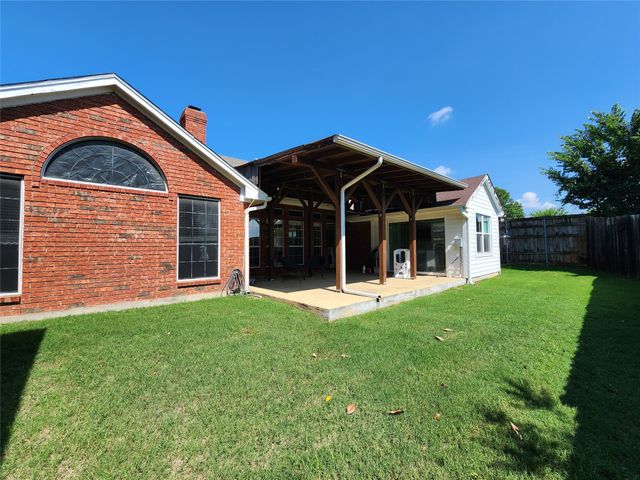 2906 Whetstone Lane, Euless, TX 76039