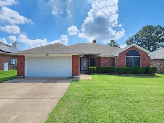 2906 Whetstone Lane, Euless, TX 76039