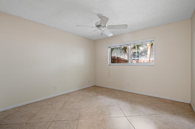 1106 NE 16th Court 2, Fort Lauderdale, FL 33305
