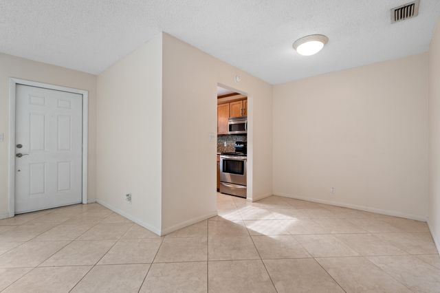 1106 NE 16th Court 2, Fort Lauderdale, FL 33305