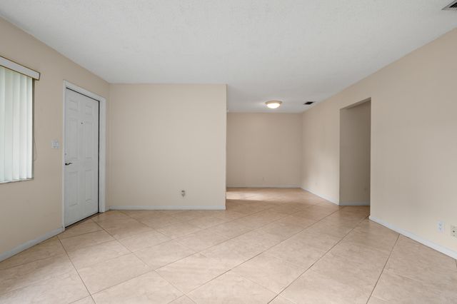 1106 NE 16th Court 2, Fort Lauderdale, FL 33305