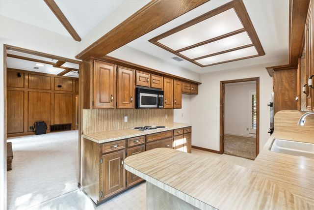 343 Cardinal Creek Drive, Duncanville, TX 75137