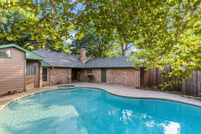 343 Cardinal Creek Drive, Duncanville, TX 75137