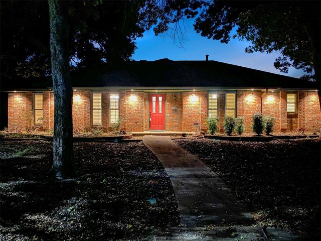 343 Cardinal Creek Drive, Duncanville, TX 75137
